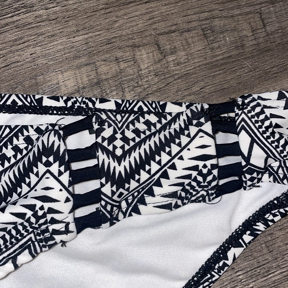 Aztec print bikini - Picture 4 of 9